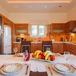 Navarino Captains - Lux Private Pool Retreat Marathópolis